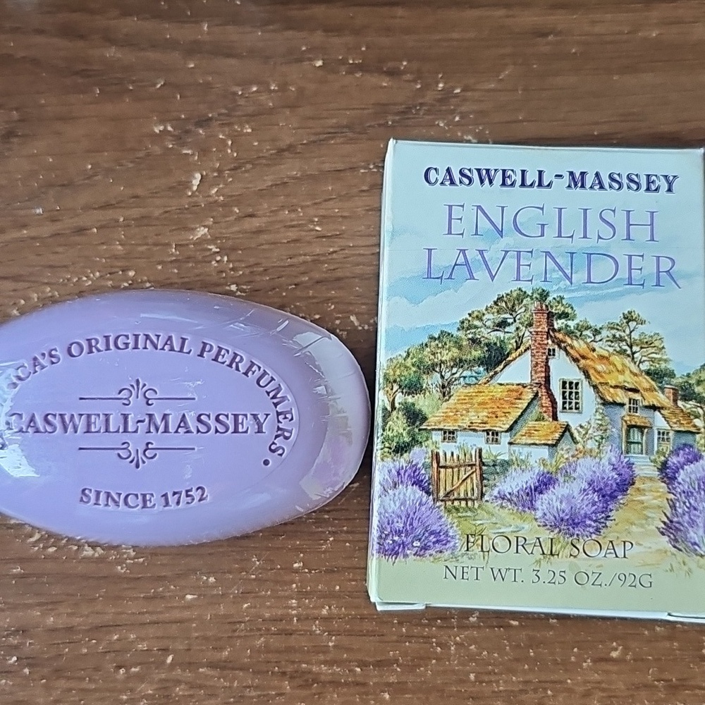 NIB Caswell-Massey English Lavender Floral Soap 3.25 oz